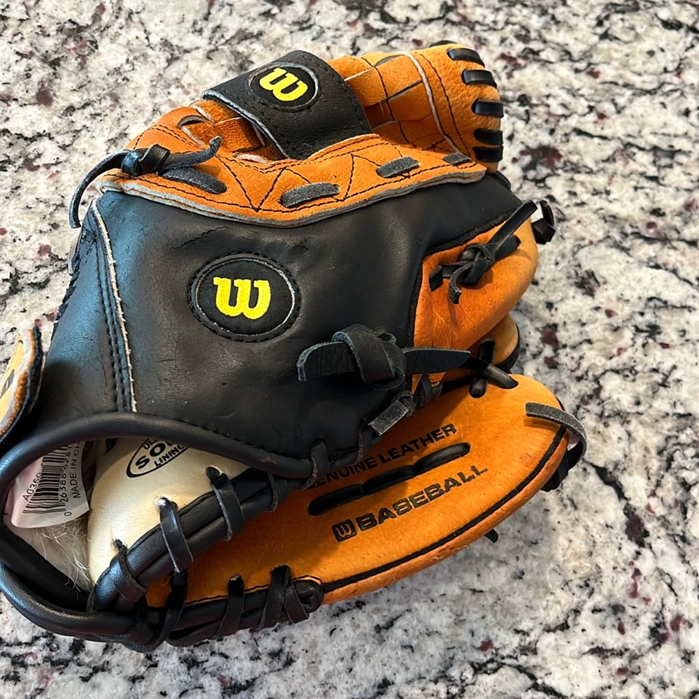 Wilson 11” A350 baseball mitt. Right handed.